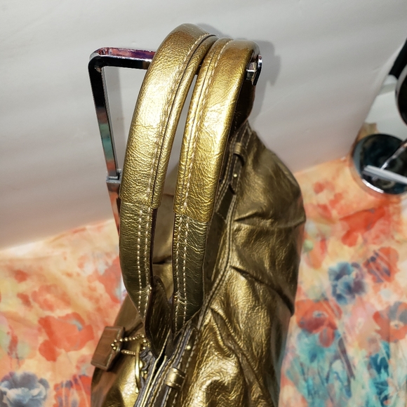 PRICE FIRM Coach patent leather gold color bag. - Picture 4 of 14